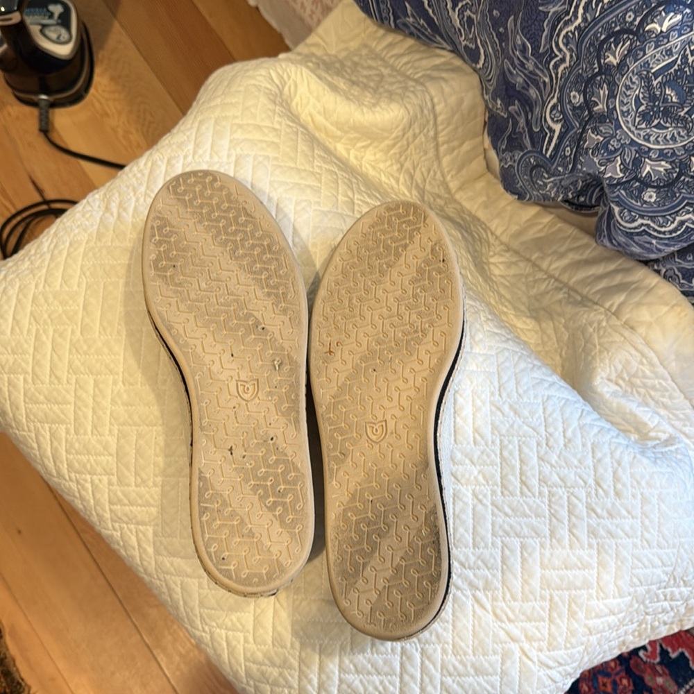 Rothy's Women's Cream and black Flats - Picture 2 of 7